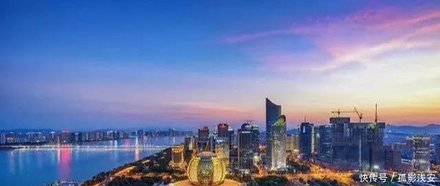 中国“火炉”城市最新排名，武汉、长沙遗憾落榜，你怎么看