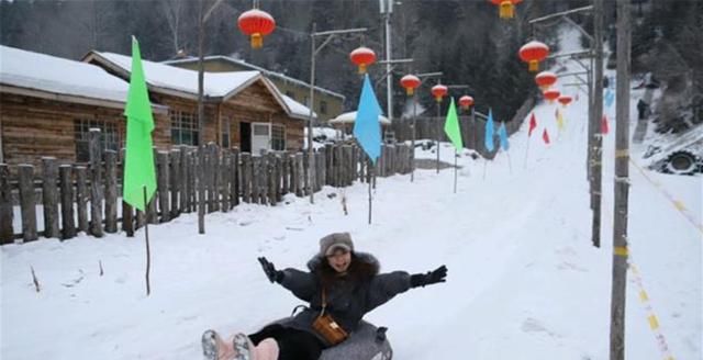 当初火爆一时的网红景点雪乡，如今却跌入谷底，游客们对其不感兴