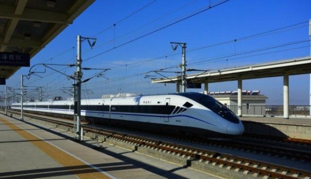 沙特斥巨资建造高铁，中国顺便修了一座桥，刷新世界纪录