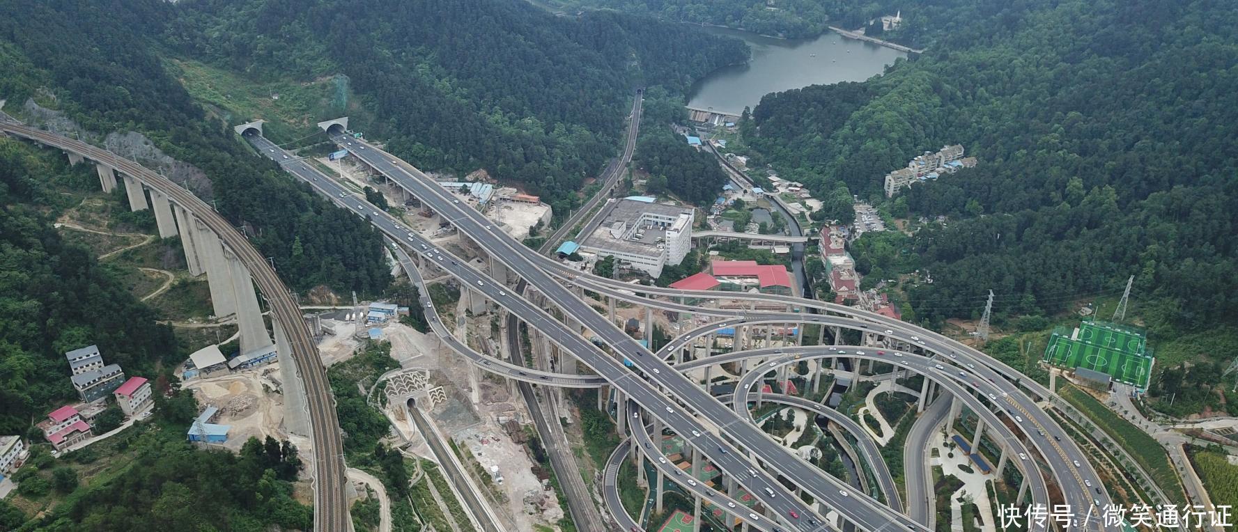  「在云端」贵州有个最复杂立交桥, 比重庆立交桥都“绕”导航都