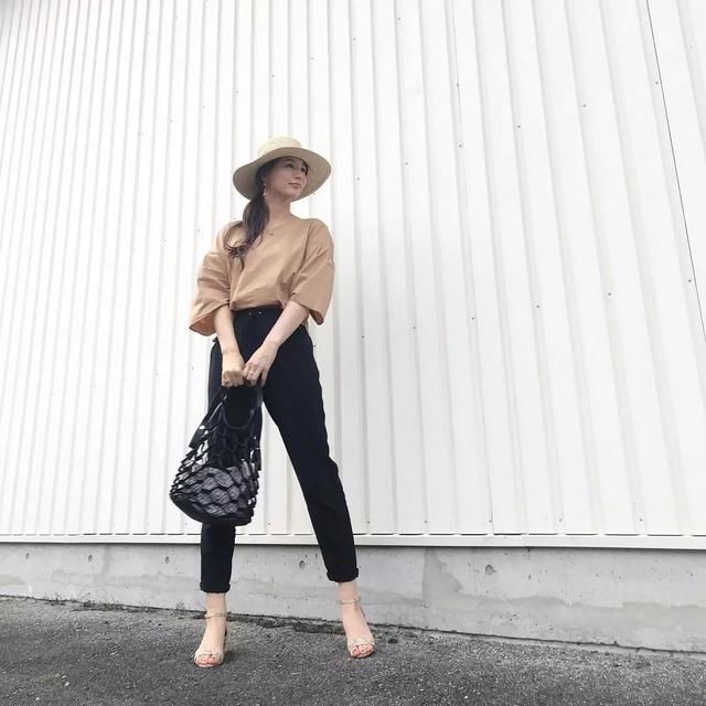 日本美魔女妈妈的穿搭分享，她的气质搭配值得你pick！