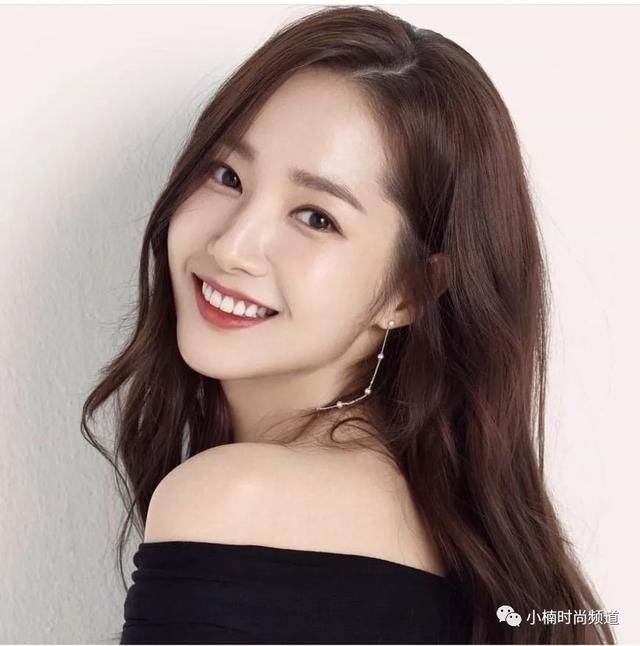 女生搭配：金秘书真实私服这样穿，小细节收服男神心