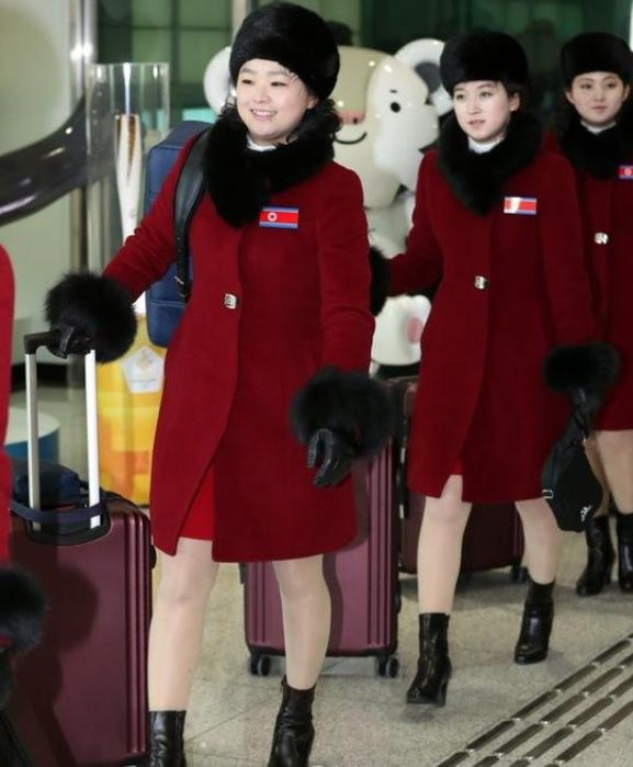 参加冬奥会的朝鲜拉拉队姑娘美翻了韩国