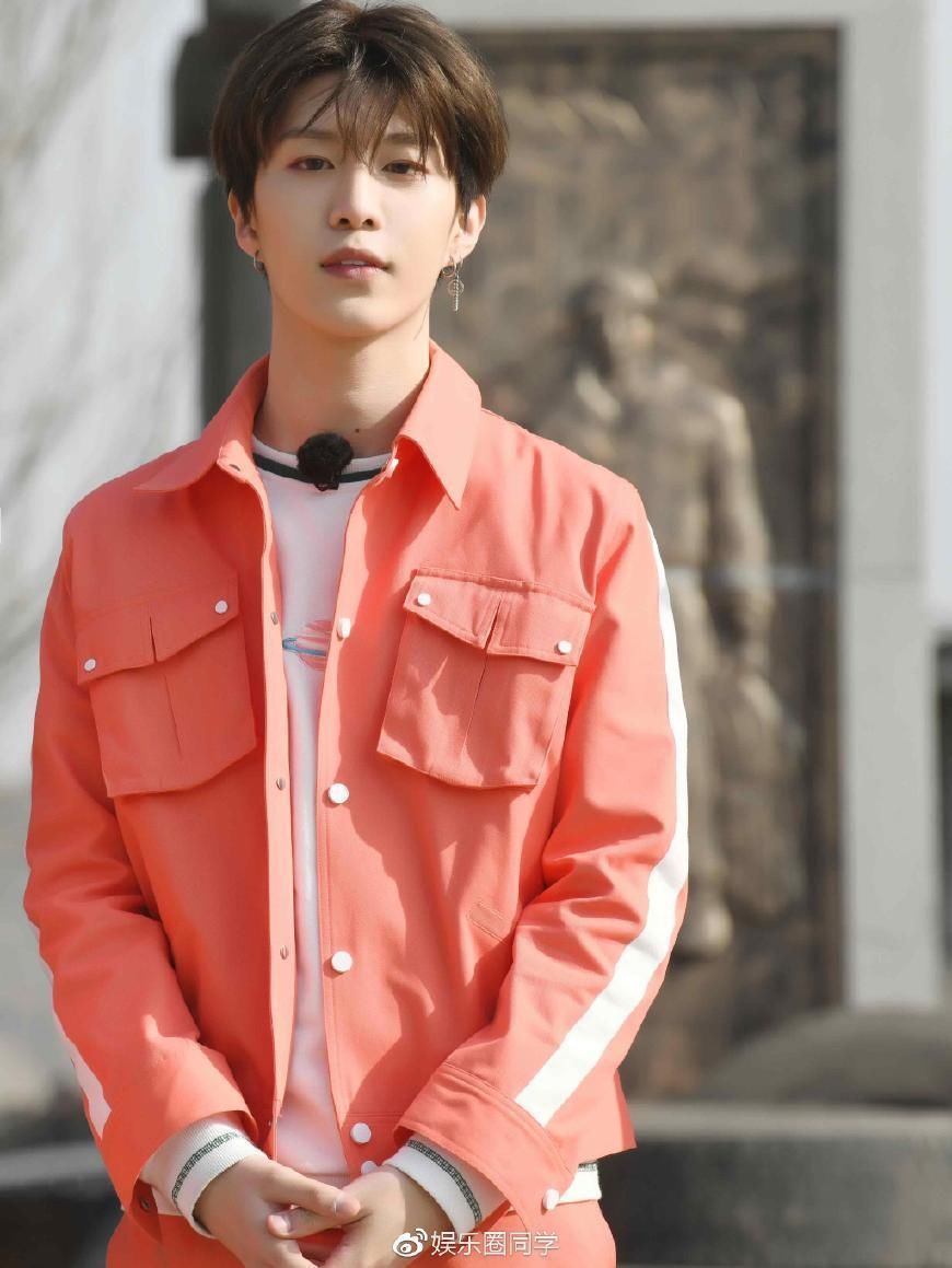 范丞丞被扒与一名女生谈恋爱了?网友:太假了，我们不约!