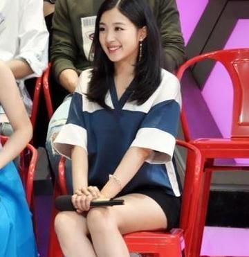 张含韵悄然回归, 曾用“吃肉减肥法”减肥12斤摆脱“胖花”称号