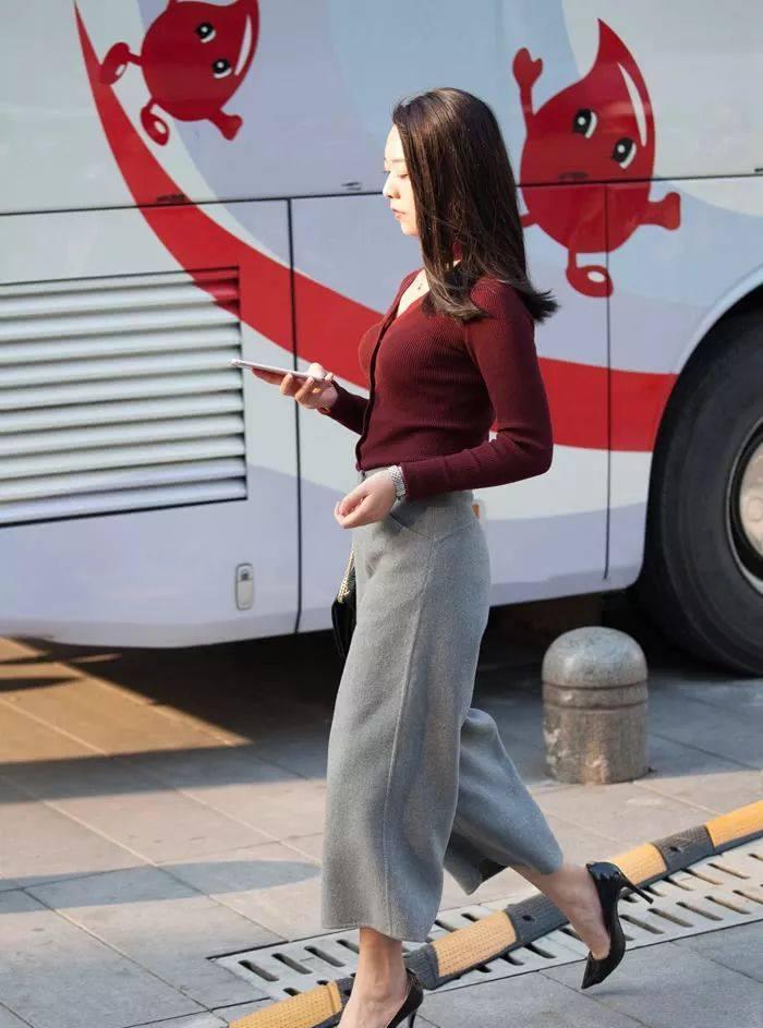 温婉柔美的阔腿裤，上身很有小女人的味道