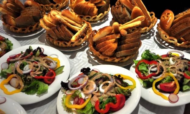 去俄罗斯旅游，花200元找一位当地美女做导游，绝对让你物超所值