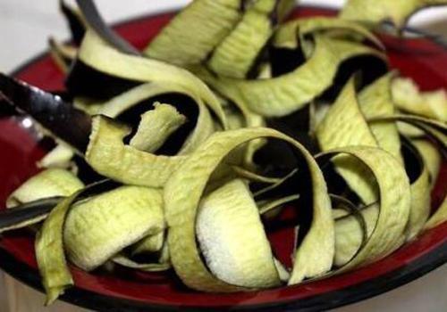 脸上长了“老年斑”不用怕！用牙膏加上“它” 祛斑还净化黑头