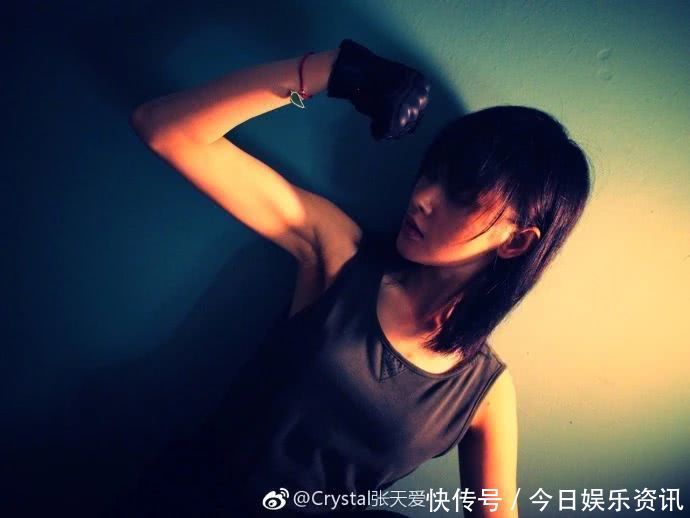 张天爱清早晒倒立照!网爆从126斤减到90斤,网友:被你美醒