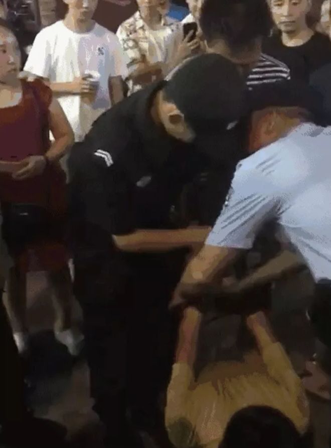 怎么回事？富顺朋友圈传东街人贩子现场被抓，来看真相！