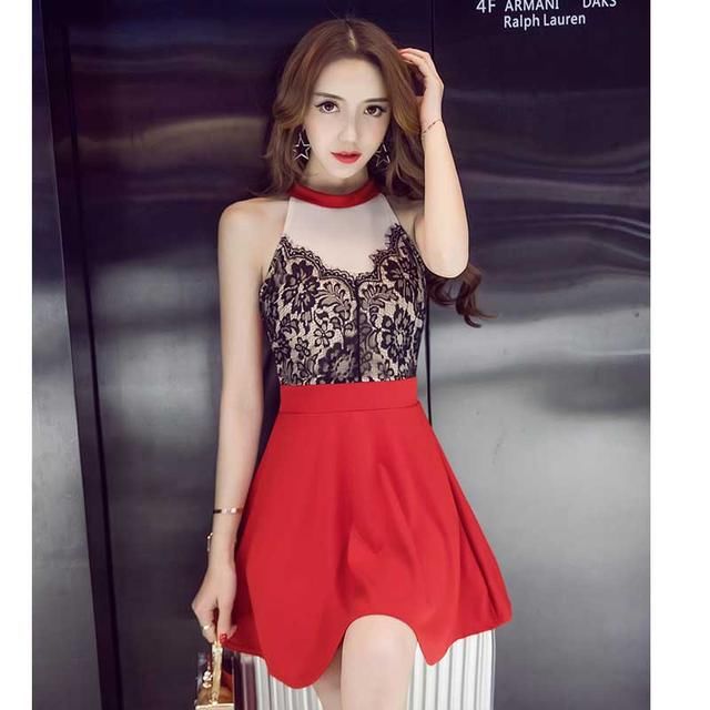 传统的连衣裙过时了，现在流行这样的，典雅又时尚，特别有女人味