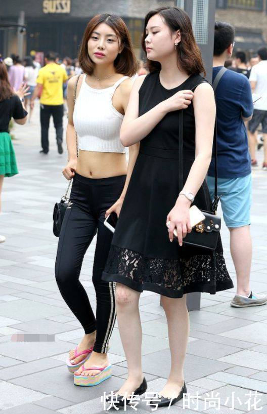 街拍：精致美丽显身材的小姐姐，光鲜靓丽看起来时尚！