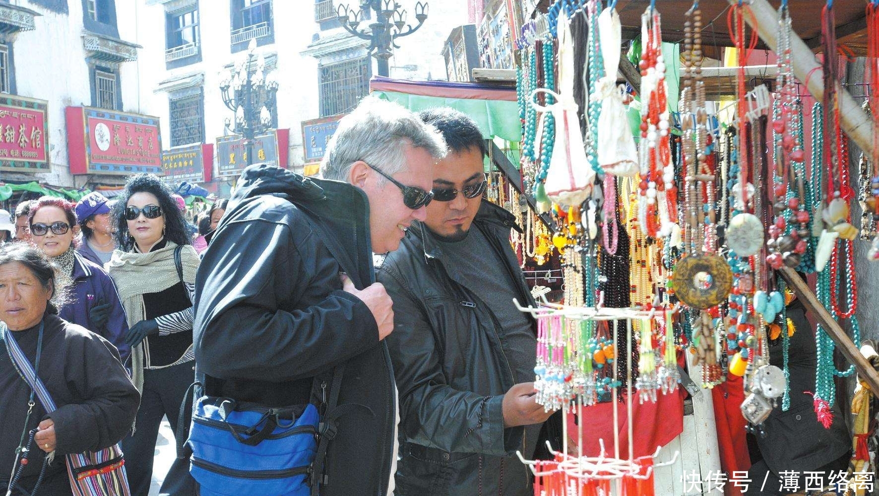 哈尔滨出发去西藏自驾游，青进川出，四人一部车大约费用多少？