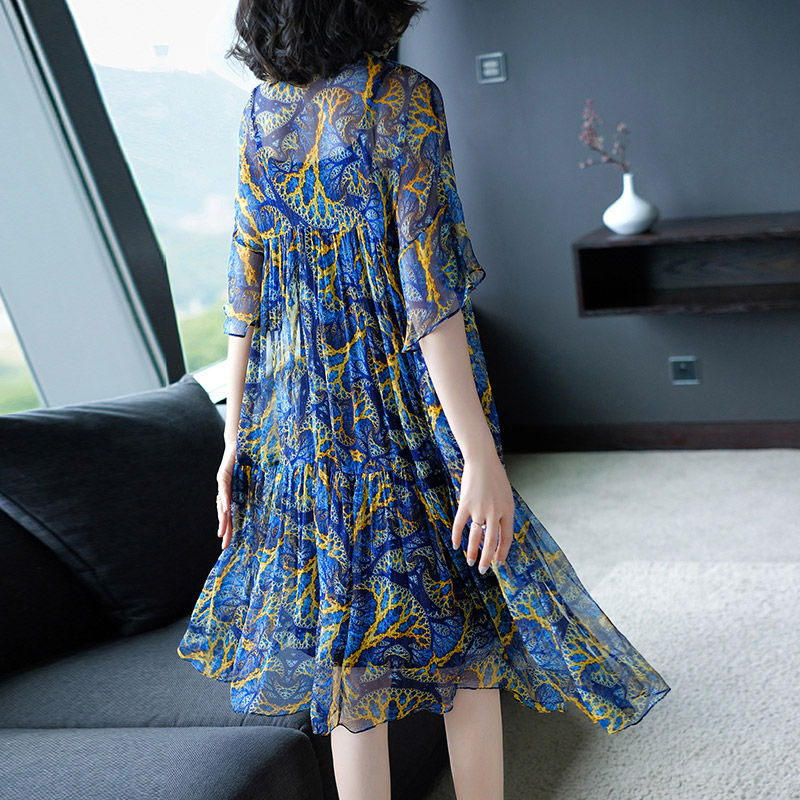 新鲜出炉一种裙:“波西米亚”长裙,好穿便宜,一件上身美出天际