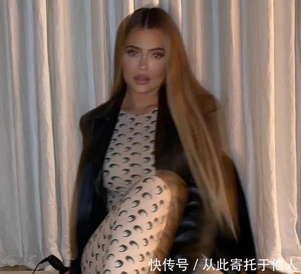 [ 男友]22岁已是俩孩子妈，人生真是完美，凯莉·詹娜和男友复合