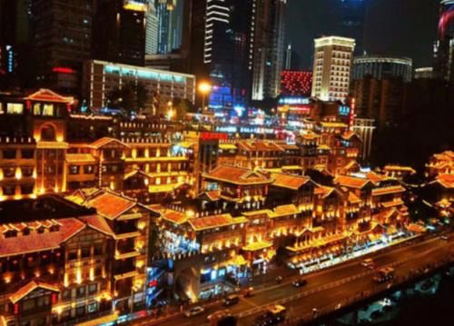 重庆人为外地游客错峰出行，游客却说再也不来了，山城哪里丢了分