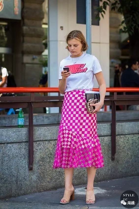 今夏最吸睛的30种半裙搭配，太美了!