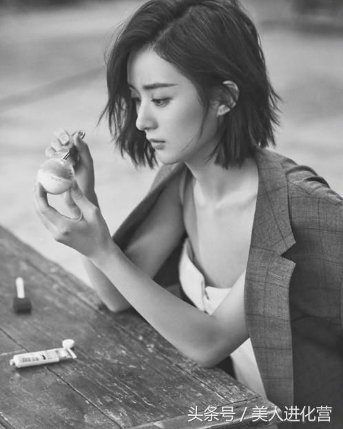 穿这么少，还能这么好看的赵丽颖，没有第二个了