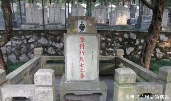  [满分]此人27岁入黄埔，考试拿满分，33岁评中将升上将，比胡宗南还厉害！