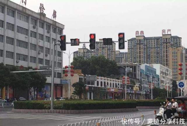  取消■红绿灯取消读秒，究竟有什么好处？车主：2天扣光12分