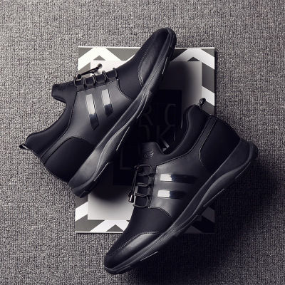 闷脚的皮鞋别买了，真的不适合你!新款运动鞋来袭，时尚又洋气