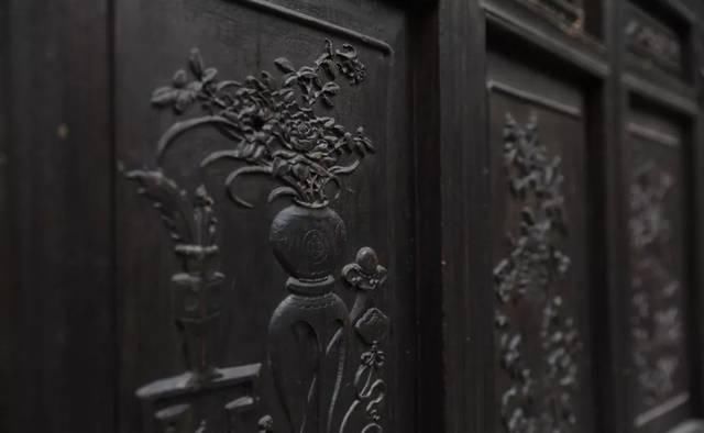 星巴克爆改百年老建筑,将闲置“废楼”改出王炸!网友:别卖咖啡