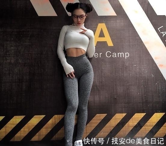 『造就』时尚美腻的打底裤之小细节造就的别样美感
