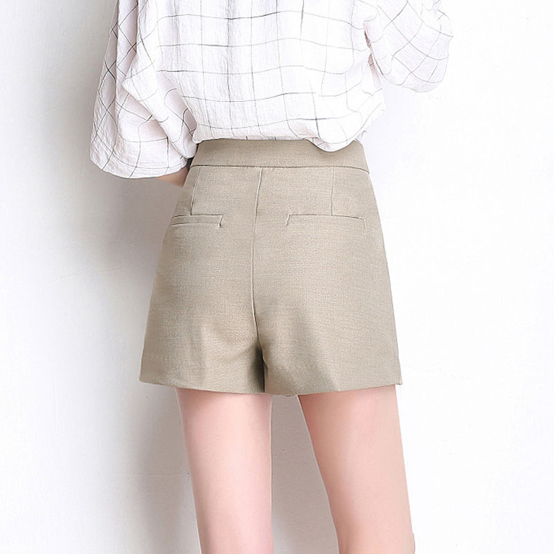 高腰时尚短裤，穿在身上特别的有气质，拉长你腿部美丽的线条