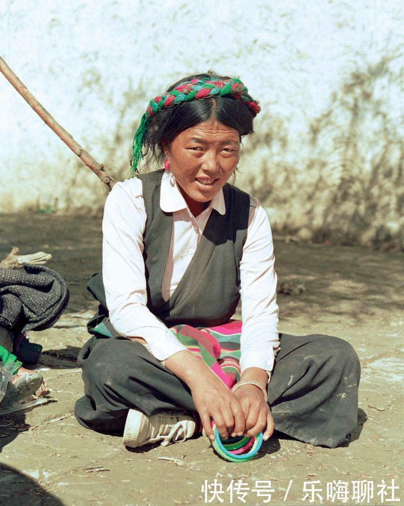 老照片： 西藏1993年, 风格古朴粗犷的传统民居