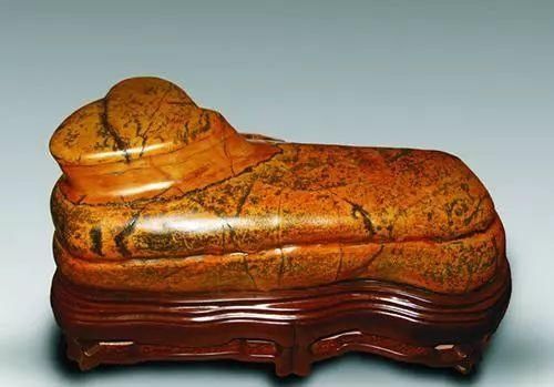 小县城发现的石头，捡来就能卖钱，成为当地人的聚宝盆