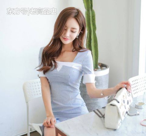  「曼妙」?女神必备：漂亮的包臀裙小姐姐，身姿曼妙迷人，绽放青春魅力！