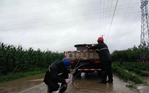 潍坊高铁北站附近险被淹，住建局抽、堵、疏、通“妙手回春”