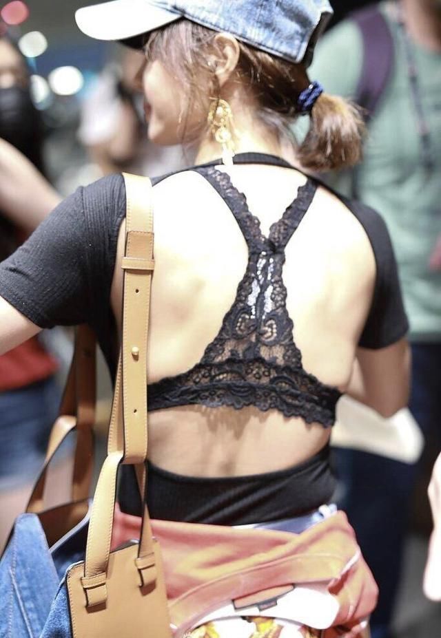 蔡依林花式露背，刘诗诗吴奇隆秀恩爱，佟丽娅最厉害年轻了10岁