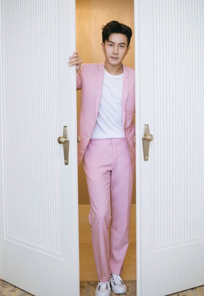 刘恺威现身未P照竟像小鲜肉，皮肤油亮光滑比杨幂还要好