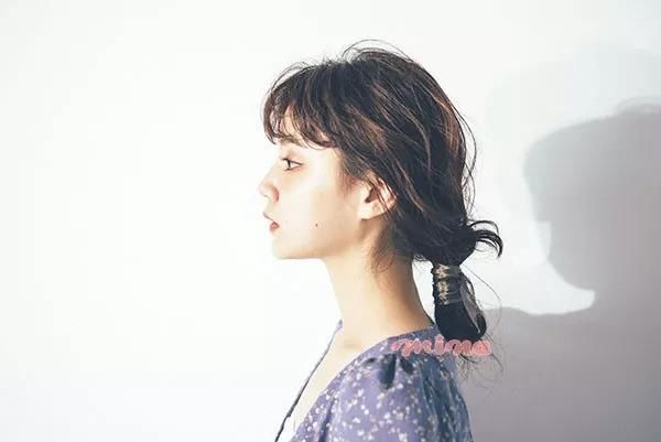 时尚｜明明选对款式还是穿不美连衣裙？可能是“它”的锅……