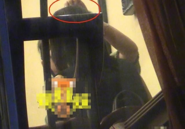 高圣远否认离婚，港媒却说周迅跟窦靖童暧昧，这俩的人际圈太魔幻