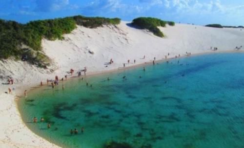 全球最奇特的沙漠,本该黄沙漫天寸草不生,却遍地湖泊鱼虾成群