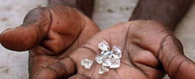 最令非洲人疑惑的事情，当地钻石漂亮又廉价，中国游客却不抢购