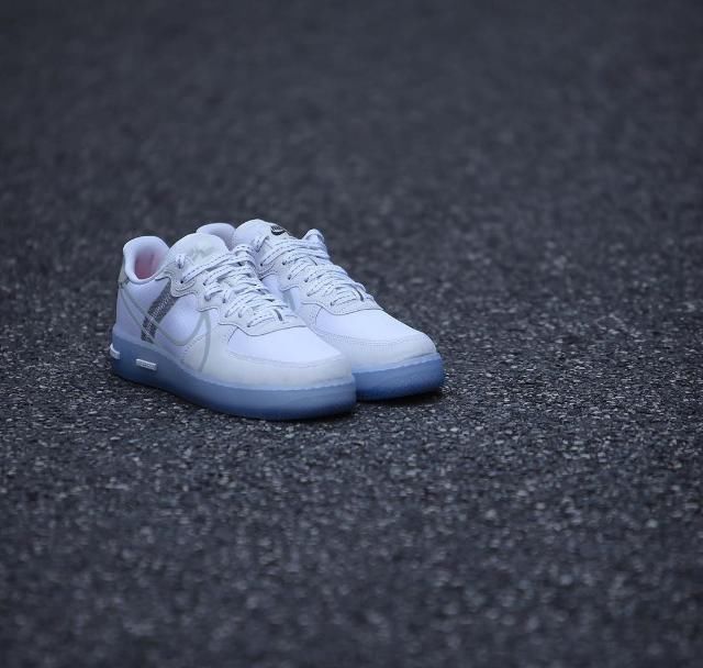  『白鞋』夏季宝藏鞋款就是它！小白鞋 AF1 React 太香了！