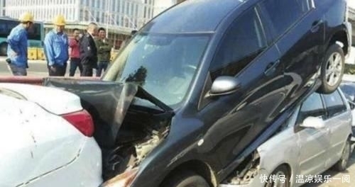 『交警』前车实线变道,后车为什么要负全责?交警:记不住这点你永远都是新手