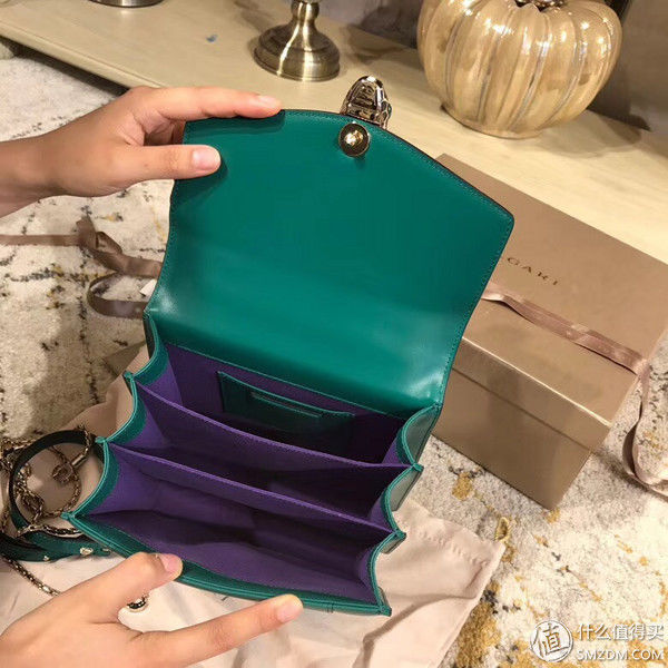 宝格丽祖母绿小号蛇头包入手评测