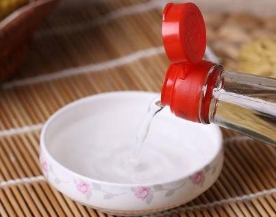  『不用』“牙结石”教你4个土办法，不用去洗牙，牙垢哗哗往下掉