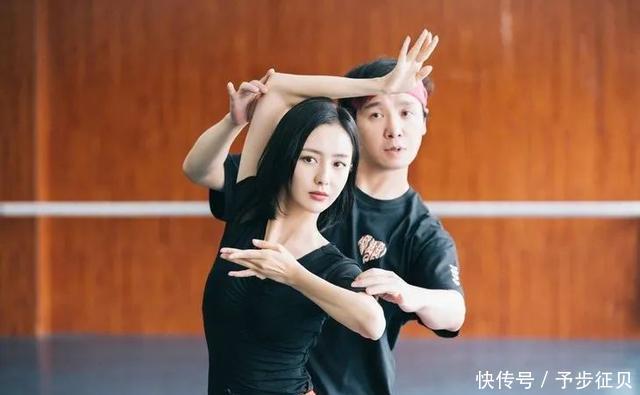  『饱和度』美人计｜黑黄皮涂粉色口红有多惨烈，看看《青你》就知道了