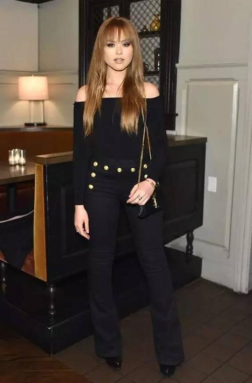 120斤还能穿得这么美，因为她知道衣服要这样搭！