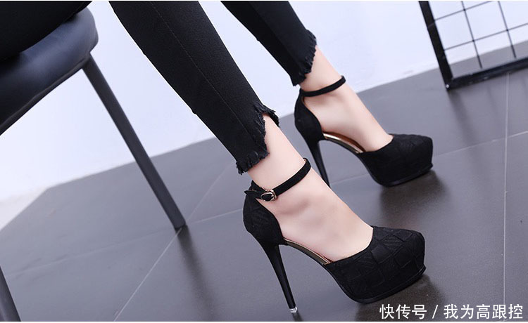纸皮纹理的防水台高跟鞋，性感又有一点柔弱感