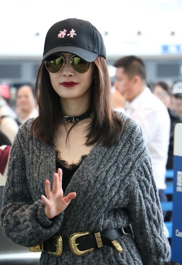  「适合」嫌金项链太土？没关系，那就试试潮流choker，总有一款适合你