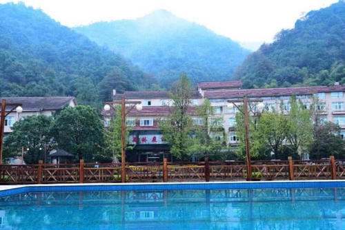 中国名字最像的两个市：一个是革命圣地，一个因茶叶而出名