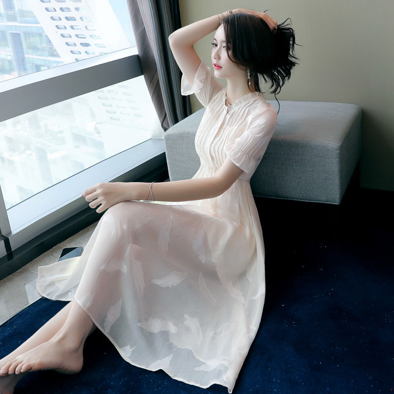 盛世美人!穿上这种连衣裙，看了背影想看脸，美的怦然心动