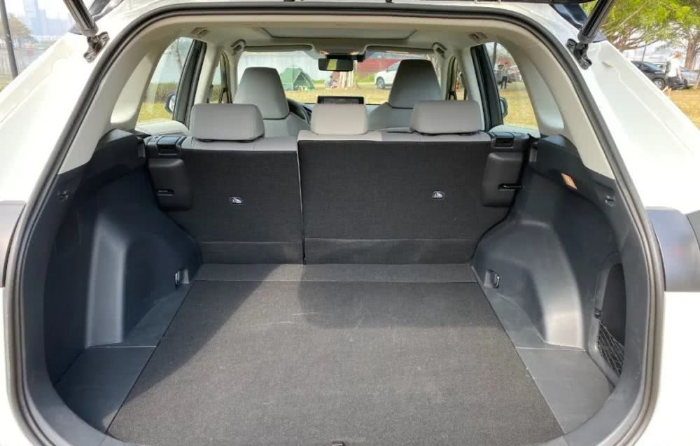  「全新一代」试驾一汽丰田全新 RAV4 荣放