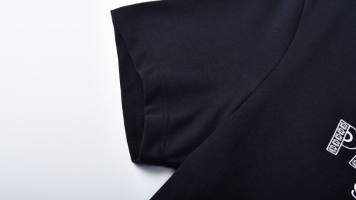 真是长见识了，T恤也可以这么有女人味，搭配短裤更显时髦了